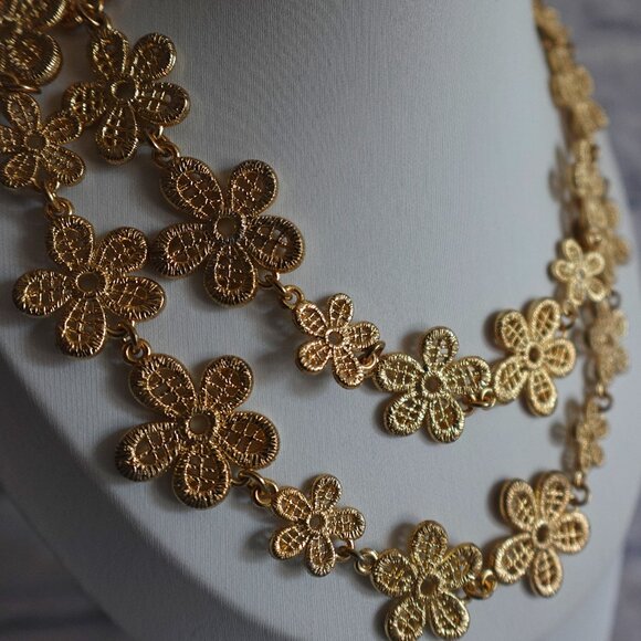 Vintage Gold Tone Statement Necklace - Picture 2 of 11